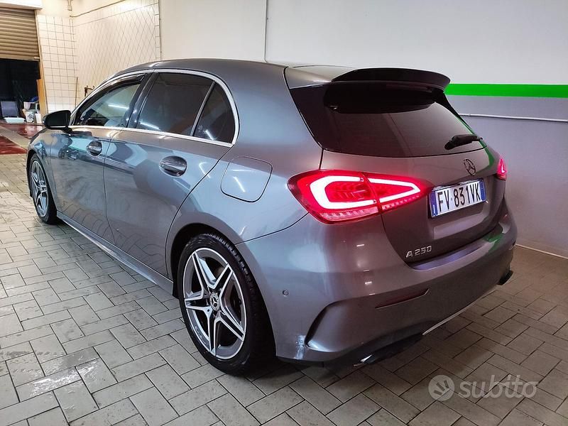 Usata Mercedes A250 Premium 224 CV (164 kW) 2019 Grigio Berlina