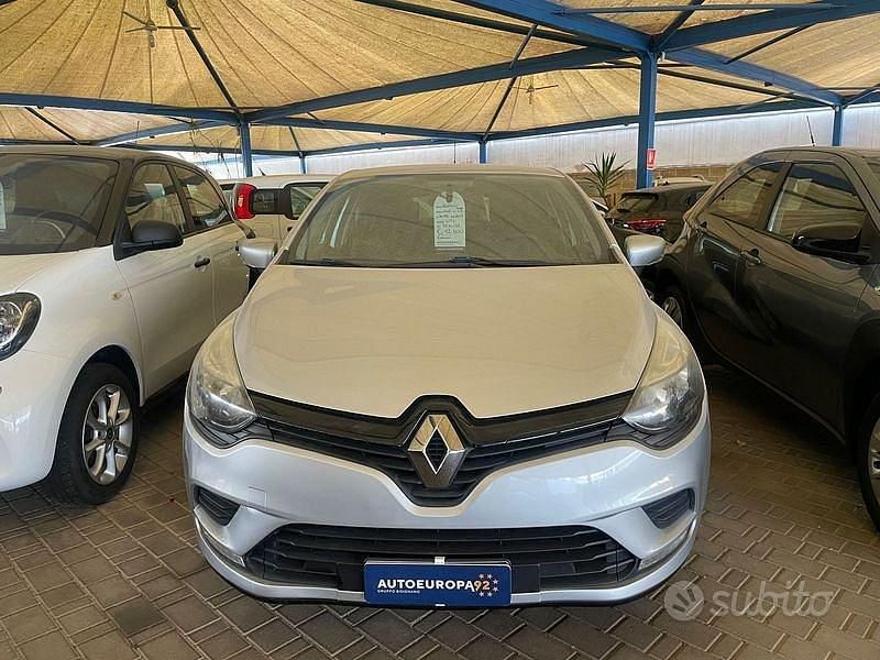 Usata Renault Clio IV Life 75 CV (55 kW) 2017 Grigio Berlina