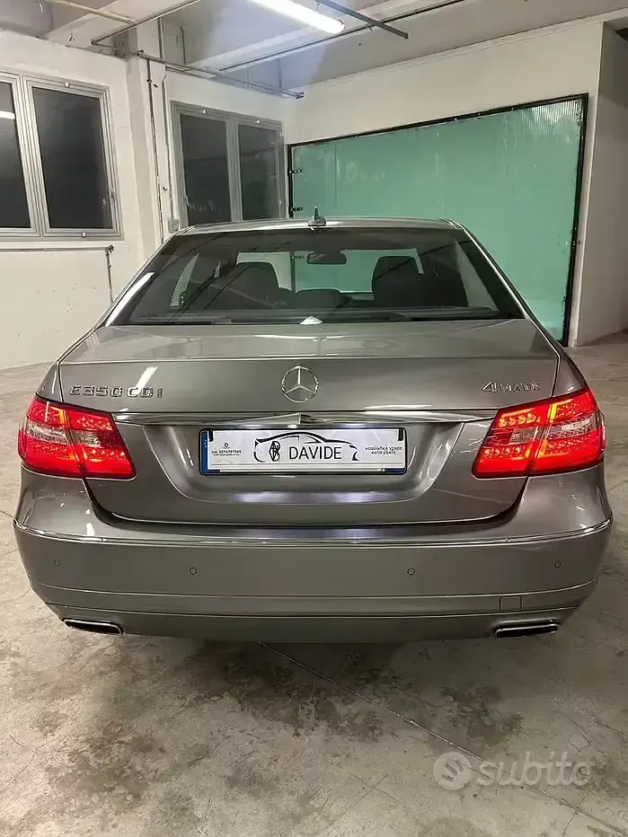 Usata Mercedes E350 Avantgarde 265 CV (194 kW) 2011 Grigio Berlina