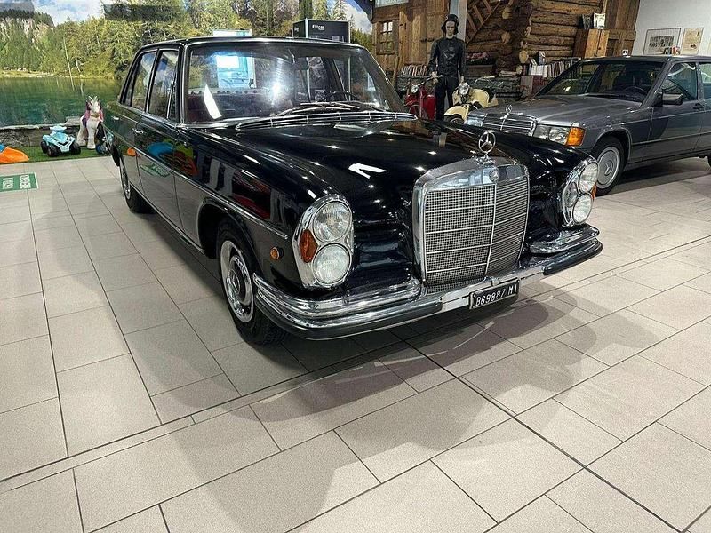 Usata Mercedes S250 129 CV (94 kW) 1966 Nero Berlina