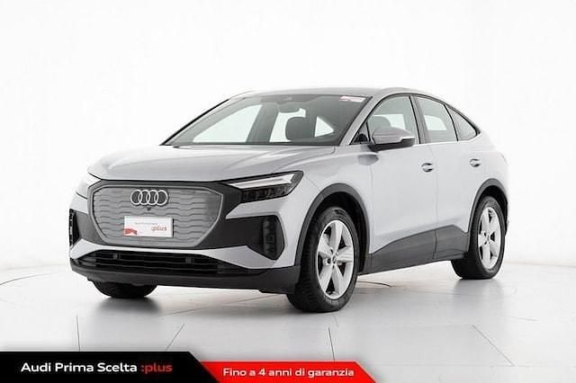 Usata Audi Q4 e-tron Comfort 125 kW (170 CV) 2022 Argento floret metallizzato SUV