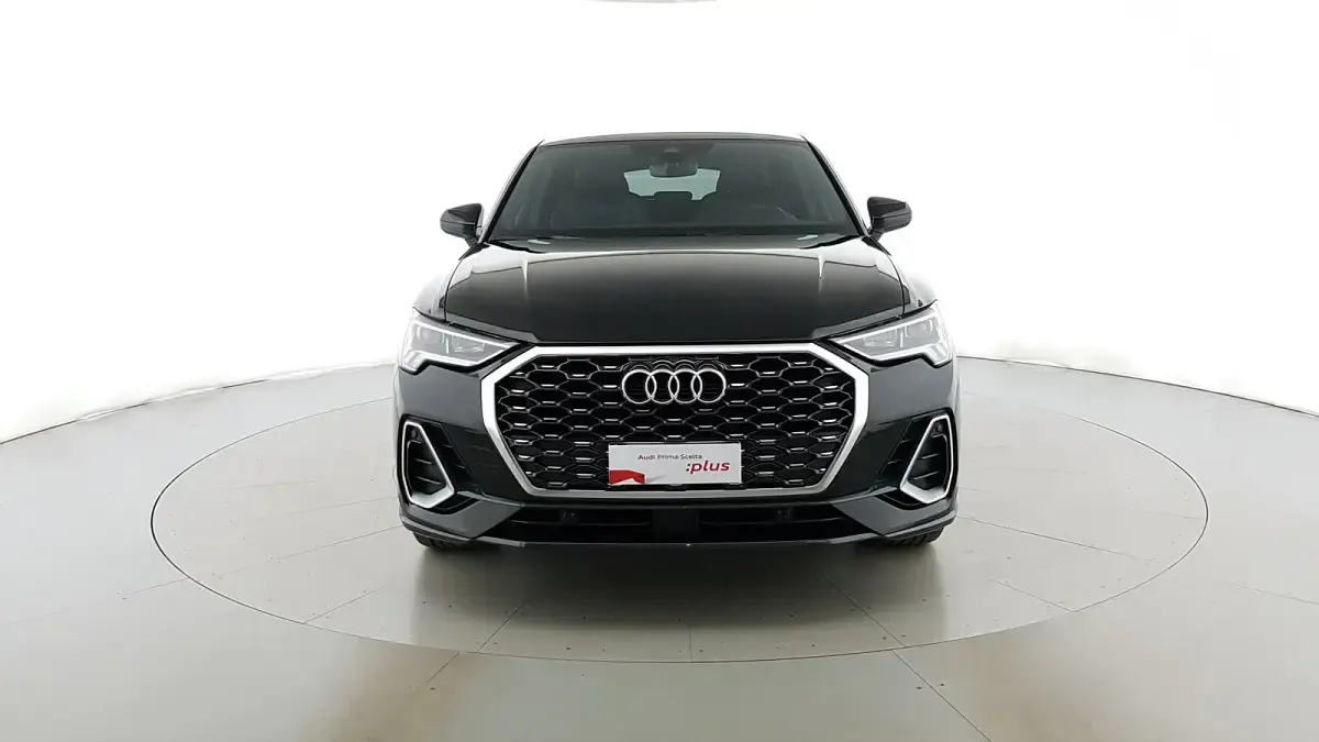 Usata Audi Q3 Sportback S-Line 150 CV (110 kW) 2024 Nero midnight SUV
