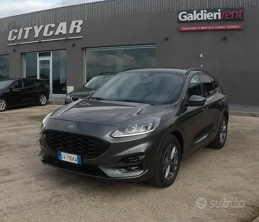Usata Ford Kuga ST-Line 120 CV (88 kW) 2021 Grigio SUV