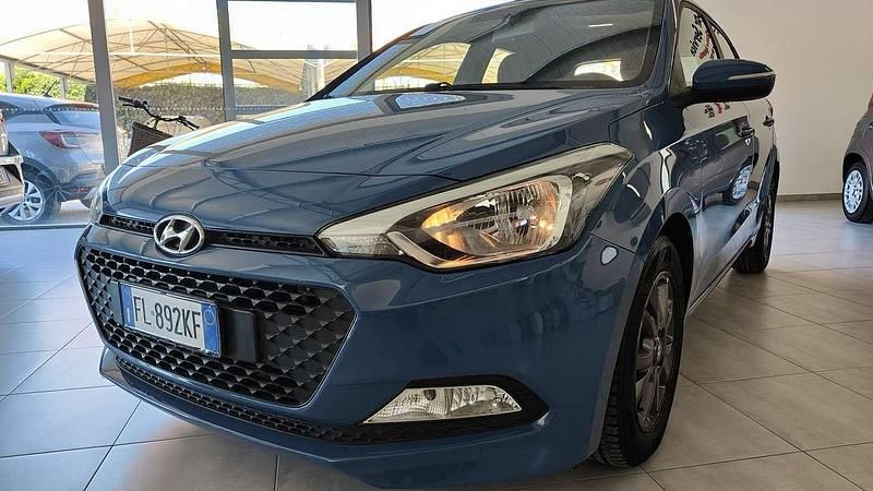 Usata Hyundai i20 Classic 75 CV (55 kW) 2018 Blu/azzurro Utilitaria