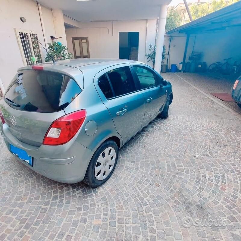 Gebraucht Opel Corsa 65 PS (47 kW) 2012 Grau Kleinwagen