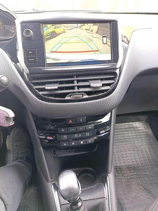 Usata Peugeot 208 Allure 102 CV (75 kW) 2019 Bianco Utilitaria