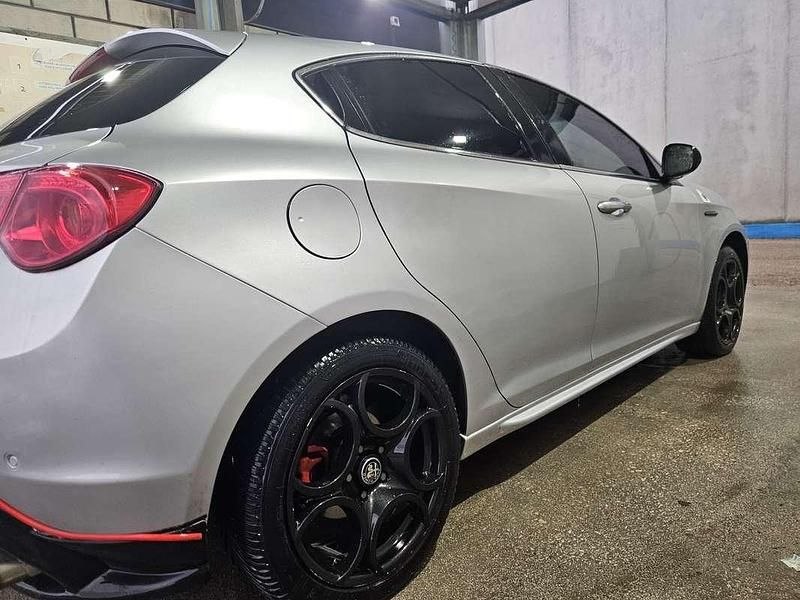 Usata Alfa Romeo Giulietta Distinctive 140 CV (102 kW) 2013 Utilitaria