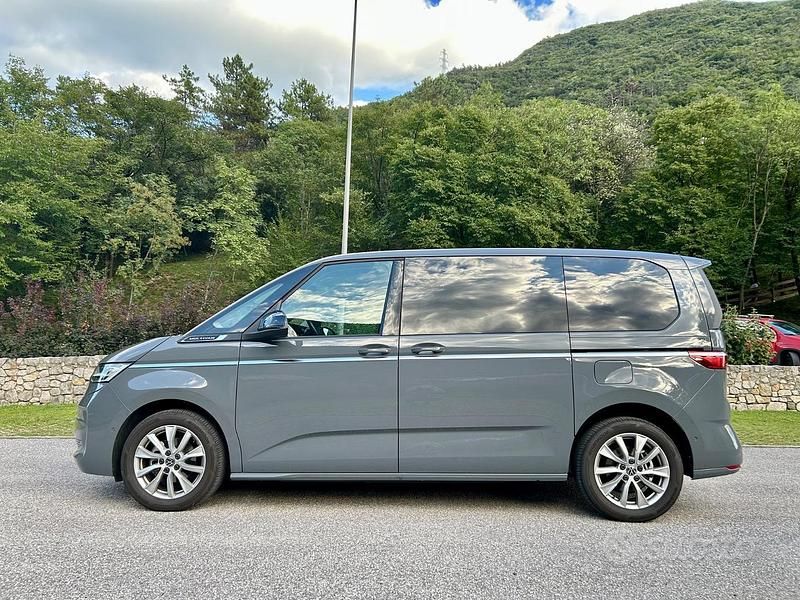 Grigio Usata 2024 VW T7 Furgone | 55.500 € (Super prezzo) - Immagine 1/4