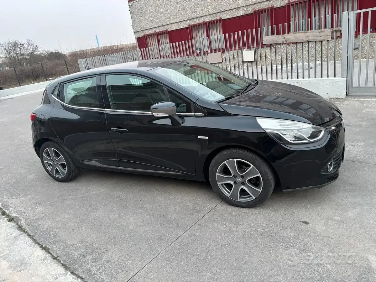Usata Renault Clio IV 73 CV (53 kW) 2014 Nero Berlina