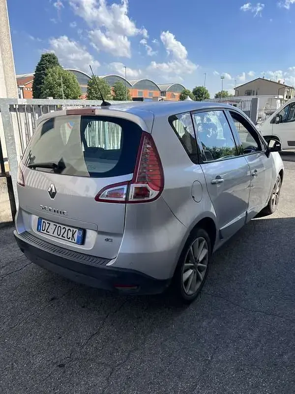 Usata Renault Scénic III Dynamique 110 CV (80 kW) 2009 Monovolume