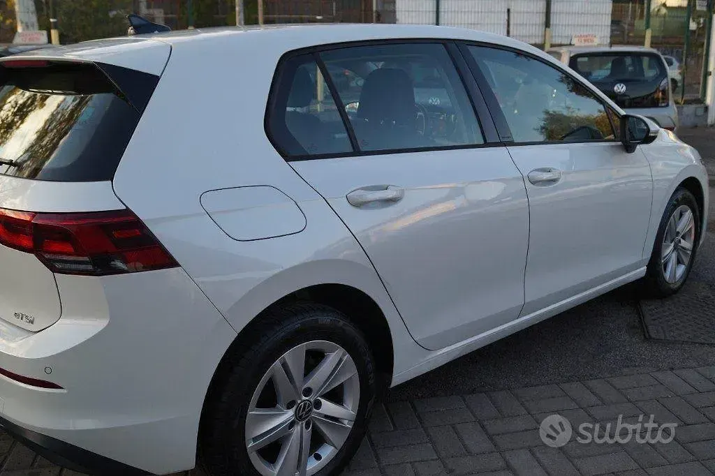 Usata VW Golf VIII Life 110 CV (80 kW) 2021 Bianco Berlina