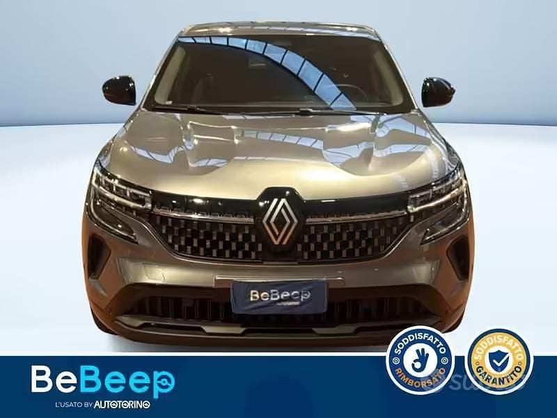 Usata Renault Austral Evolution 200 CV (147 kW) 2024 Grigio pastello SUV