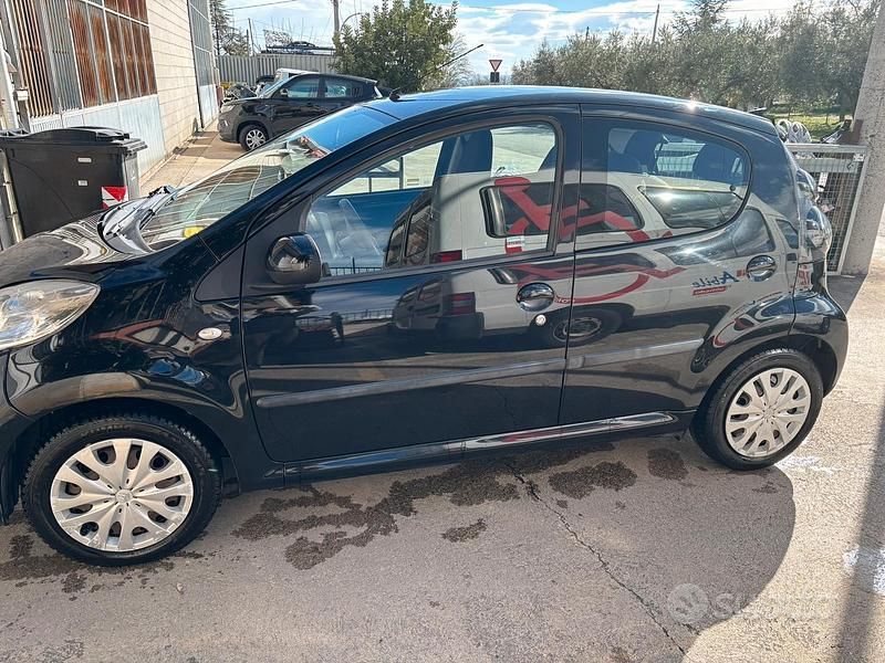 Gebraucht Citroën C1 69 PS (50 kW) 2014 Schwarz Kleinwagen