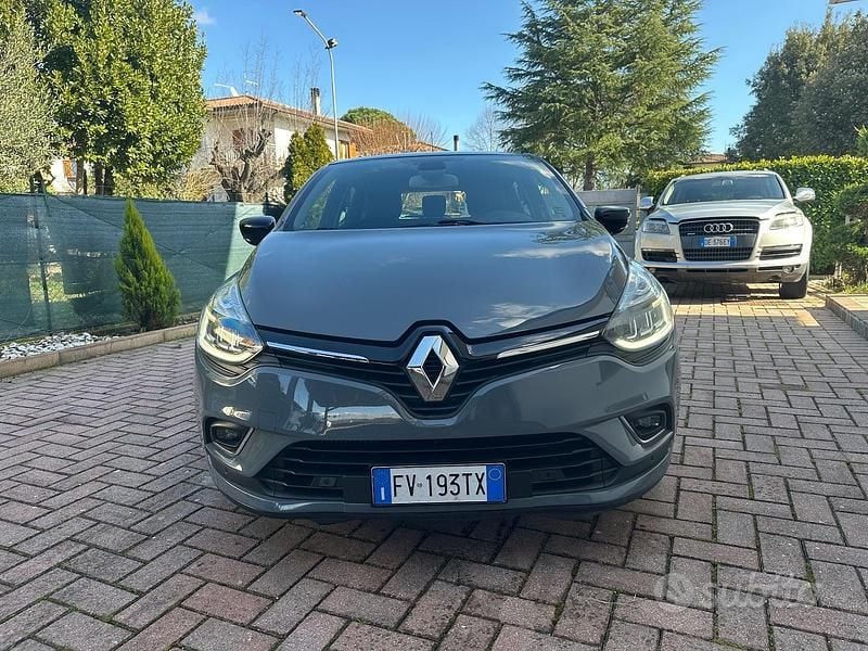 Usata Renault Clio IV Intens 90 CV (66 kW) 2019 Grigio Berlina