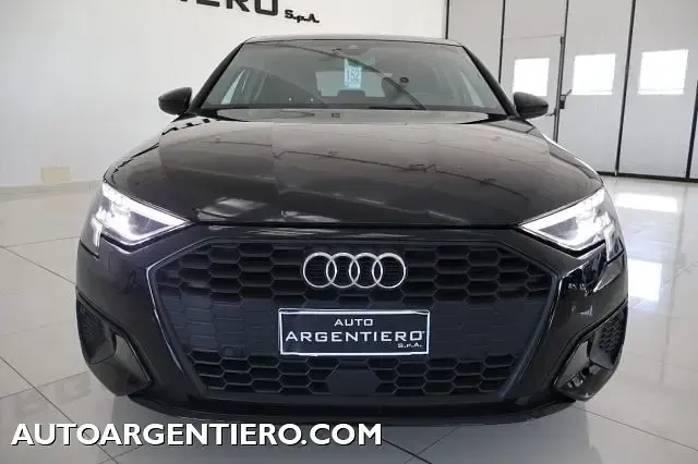 Usado Audi A3 Advanced 116 CV (85 kW) 2022 Negro Berlina