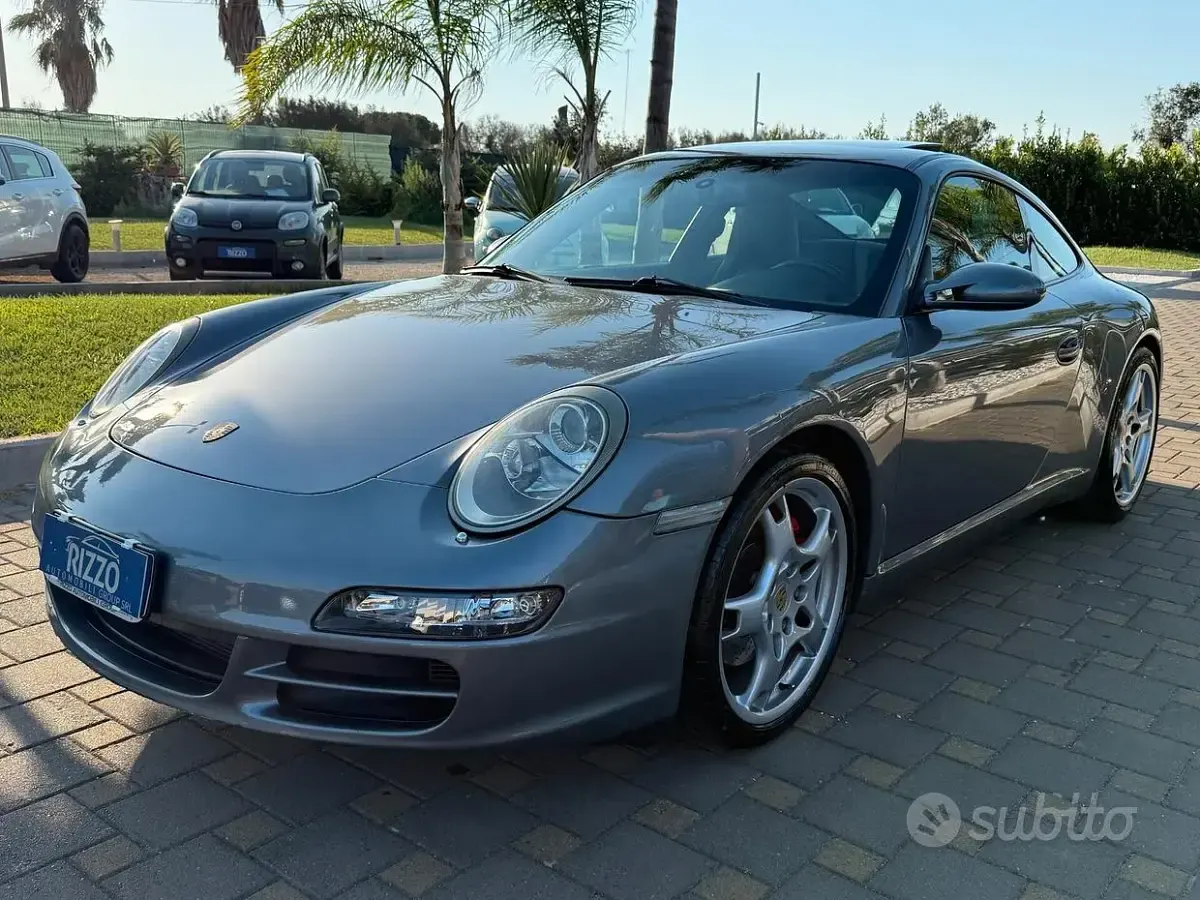Usata Porsche 911 Carrera S 355 CV (261 kW) 2005 Grigio Coupé