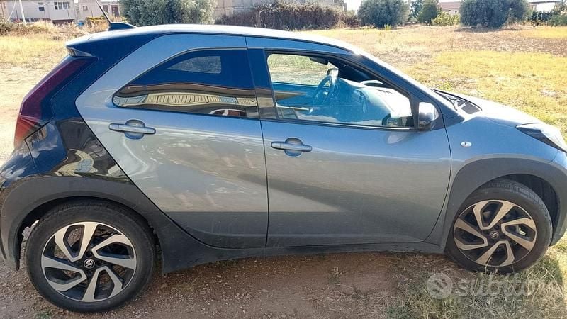 Usata Toyota Aygo X 72 CV (52 kW) 2025 Grigio SUV