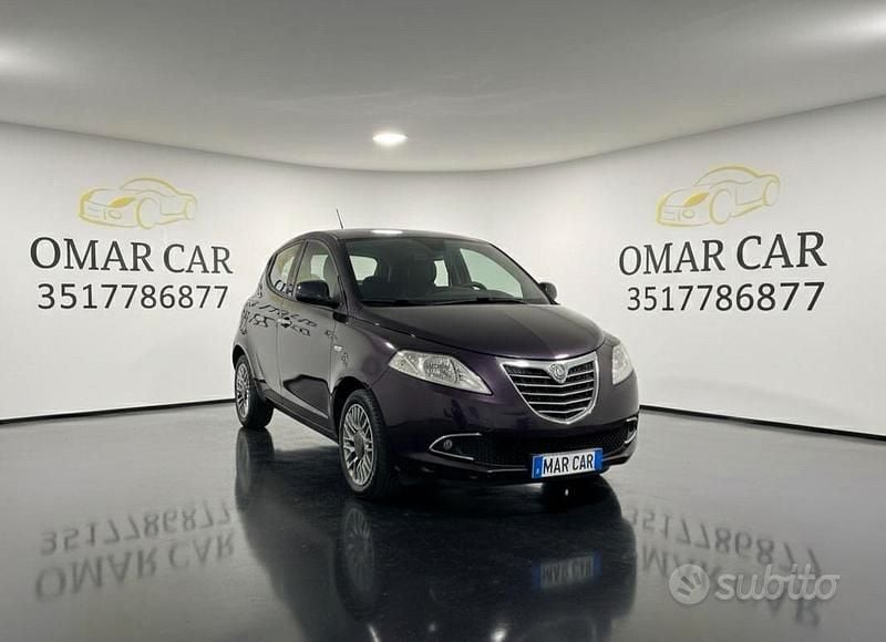 Usata Lancia Ypsilon 69 CV (50 kW) 2012 Viola Utilitaria