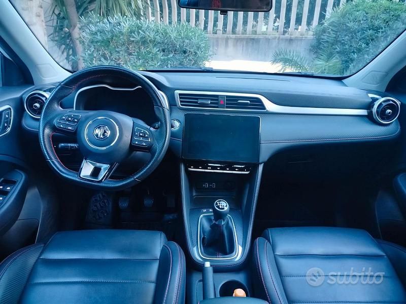 Usata MG ZS Luxury 111 CV (81 kW) 2023 Bianco SUV