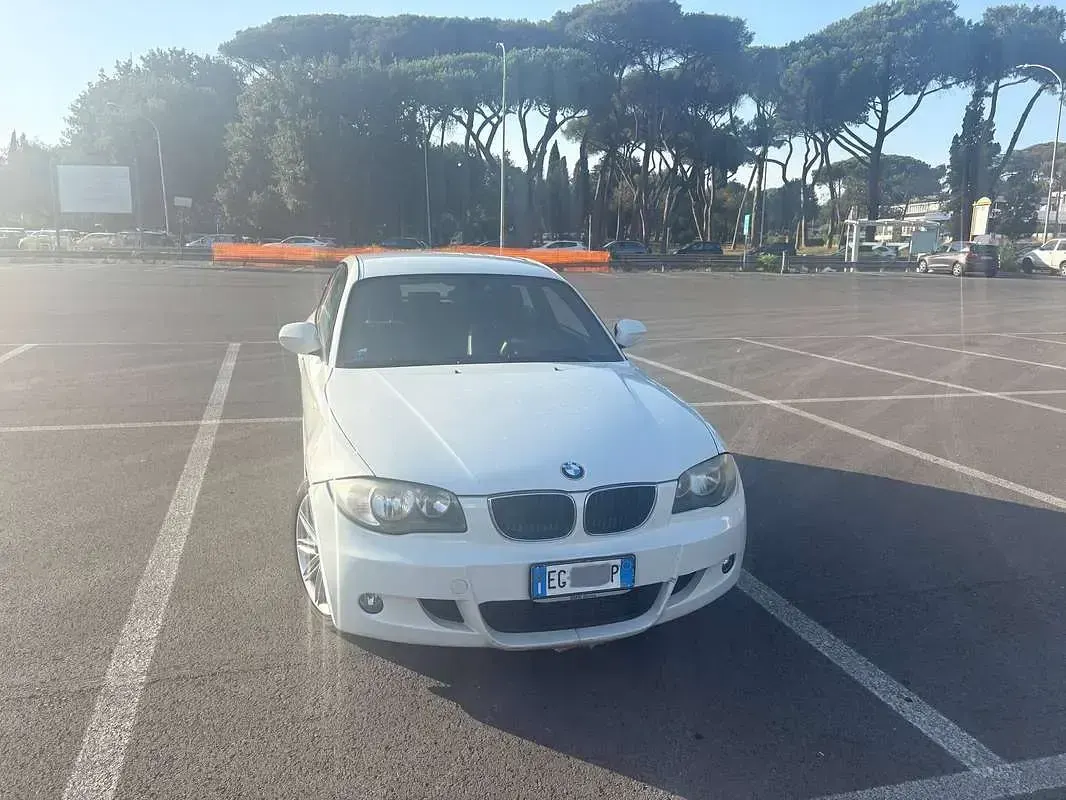 Usata BMW 118 M Sport 143 CV (105 kW) 2011 Bianco Utilitaria