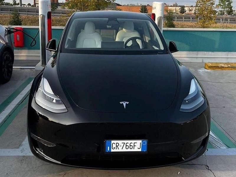 Usata Tesla Model Y 152 kW (208 CV) 2023 Nero SUV