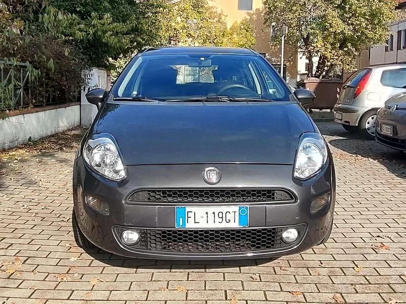 Usata Fiat Punto Lounge 69 CV (50 kW) 2017 Grigio Utilitaria