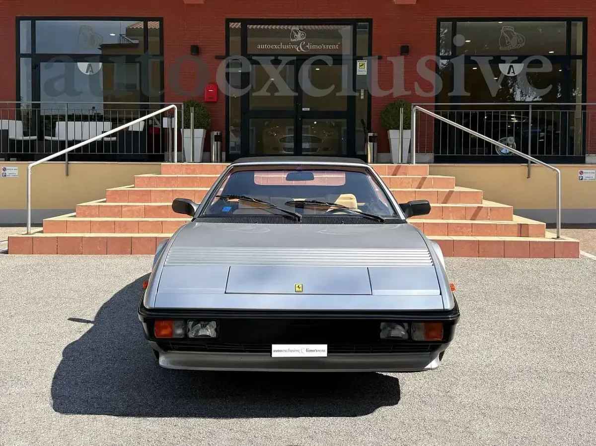 Usata Ferrari Mondial 235 CV (172 kW) 1984 Argento Cabrio
