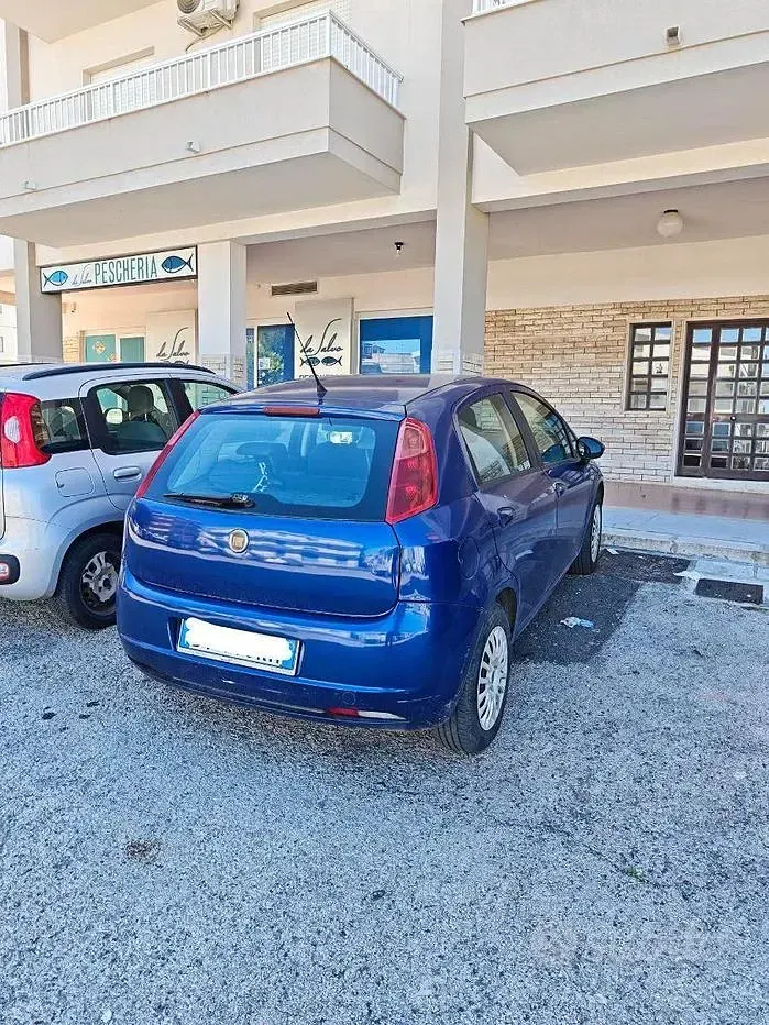 Usata Fiat Grande Punto 75 CV (55 kW) 2009 Blu Utilitaria
