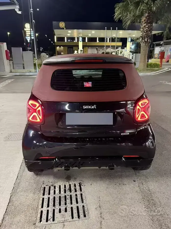 Usata Smart ForTwo Cabrio Brabus 109 CV (80 kW) 2019 Nero Cabrio