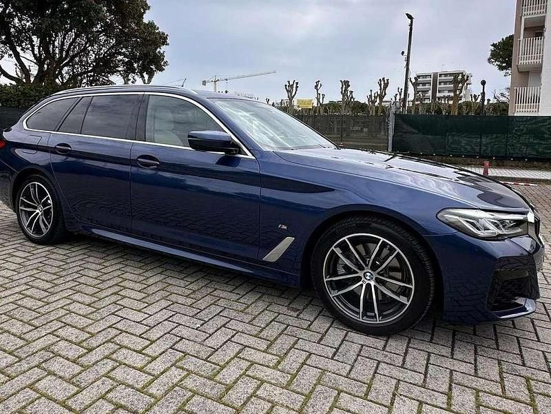 Usata BMW 520 M Sport 190 CV (139 kW) 2024 Blu/azzurro Station wagon