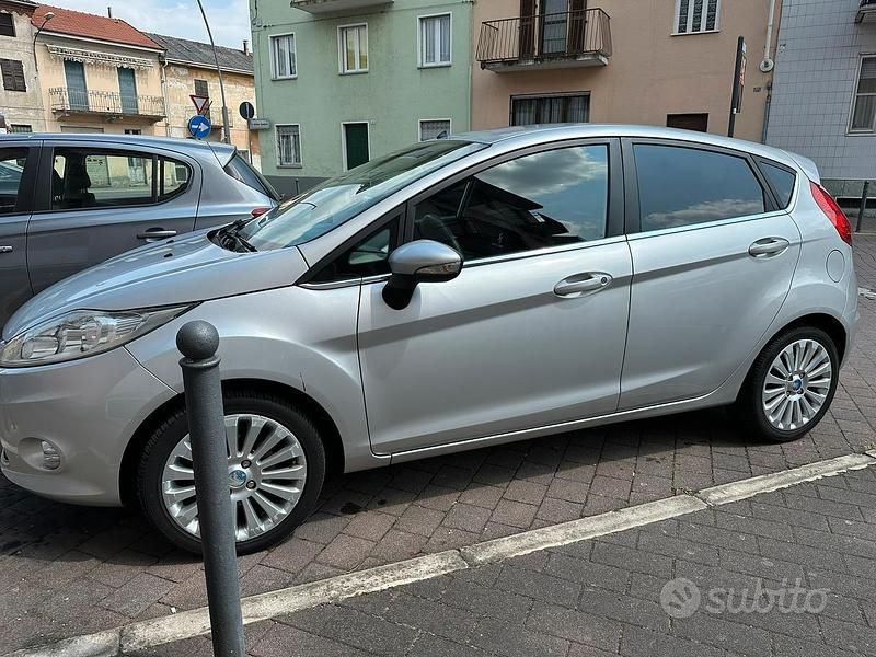 Usata Ford Fiesta 2009 Grigio Utilitaria