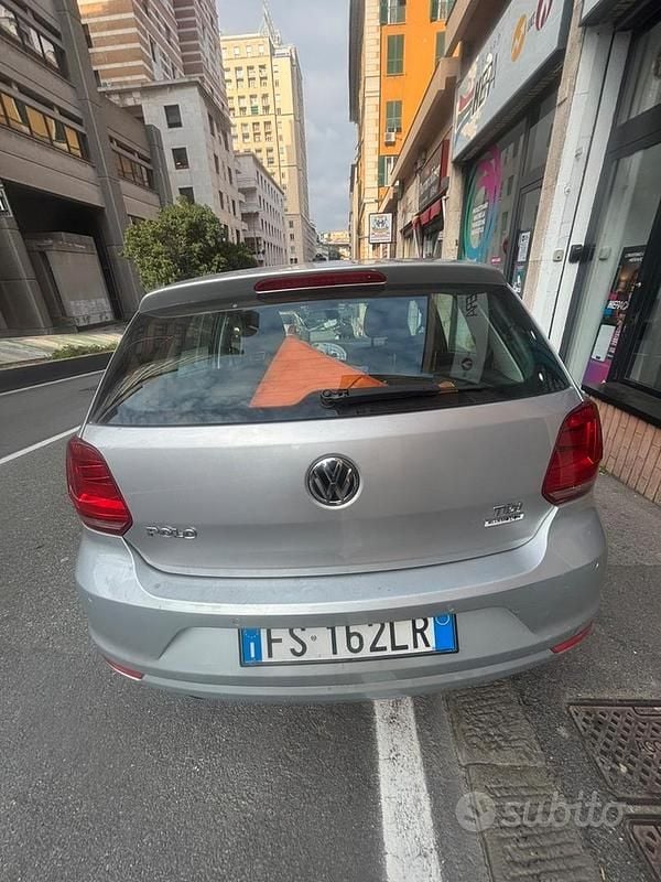 Usata VW Polo 90 CV (66 kW) 2016 Grigio Utilitaria