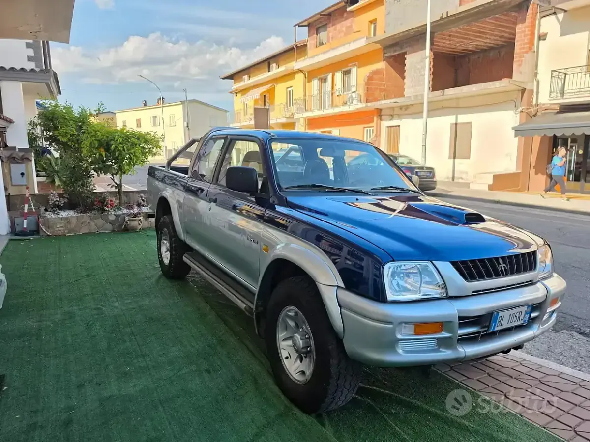 Occasion Mitsubishi L200 100 ch (73 kW) 2000 Bleue Pick-up