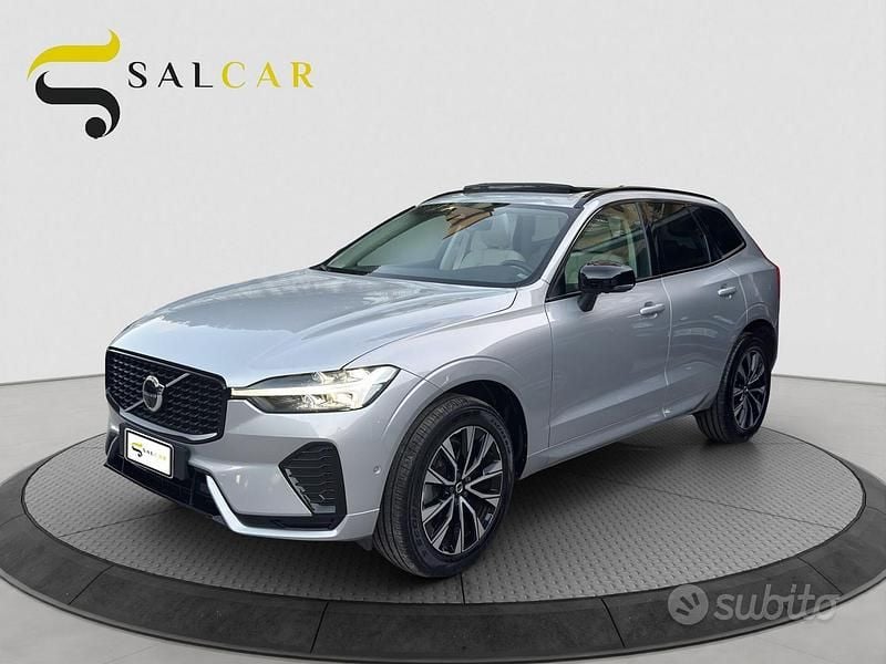 Grigio Usata 2022 Volvo XC60 Plus SUV | 33.990 € (Buon prezzo) - Immagine 1/4