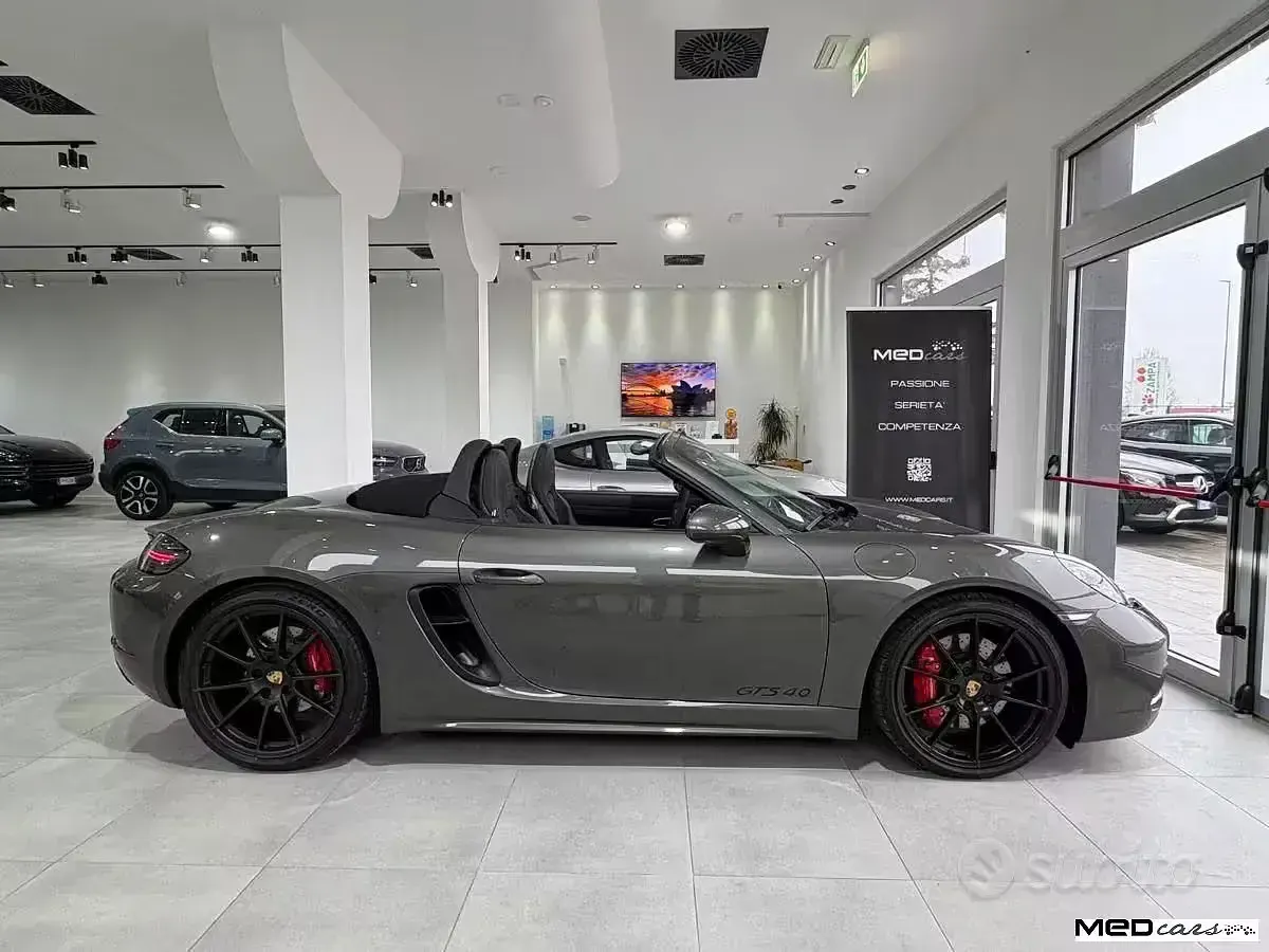 Usata Porsche 718 400 CV (294 kW) 2024 Grigio Cabrio