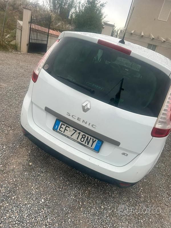Bianco Usata 2009 Renault Scénic Monovolume | 2900 € - Immagine 1/4