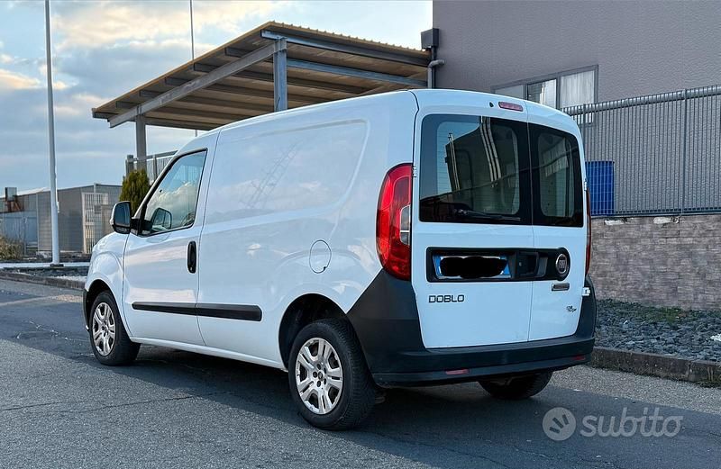 Usata Fiat Doblò 105 CV (77 kW) 2015 Bianco Monovolume