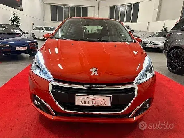Usata Peugeot 208 Access 82 CV (60 kW) 2015 Arancione Utilitaria