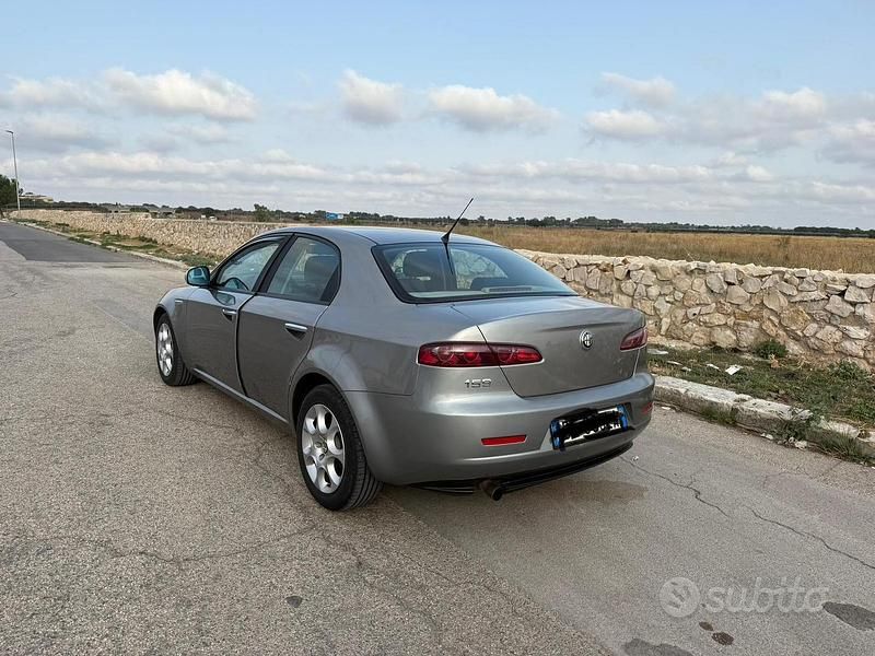 Usata Alfa Romeo 159 120 CV (88 kW) 2006 Grigio Berlina