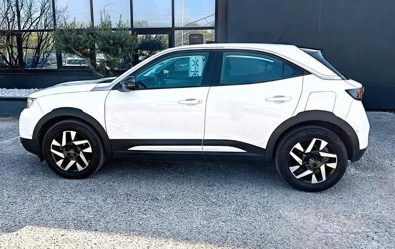 Usata Opel Mokka Elegance 131 CV (96 kW) 2022 Bianco SUV