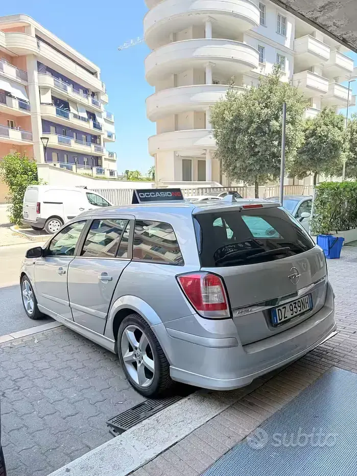 Usata Opel Astra Cosmo 90 CV (66 kW) 2009 Grigio Station wagon