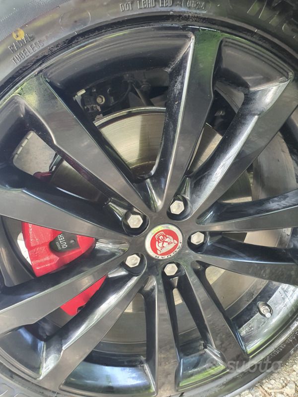Usata Jaguar E-Pace R-Dynamic 200 CV (147 kW) 2020 Bianco SUV