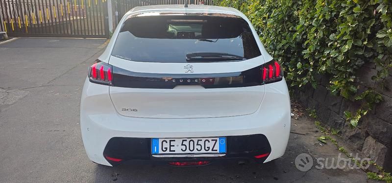Usata Peugeot 208 101 CV (74 kW) 2021 Bianco Utilitaria