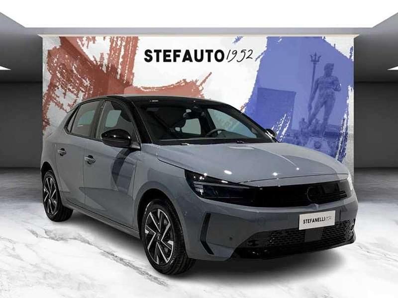 Grafik grey Nuova 2025 Opel Corsa Tre volumi | 18.900 € (Buon prezzo) - Immagine 1/4