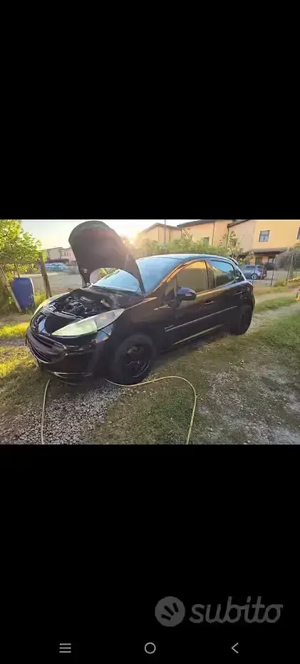 Gebraucht Peugeot 207 68 PS (50 kW) 2008 Schwarz Limousine