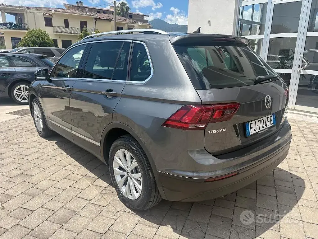 Usata VW Tiguan Business 116 CV (85 kW) 2017 Grigio SUV