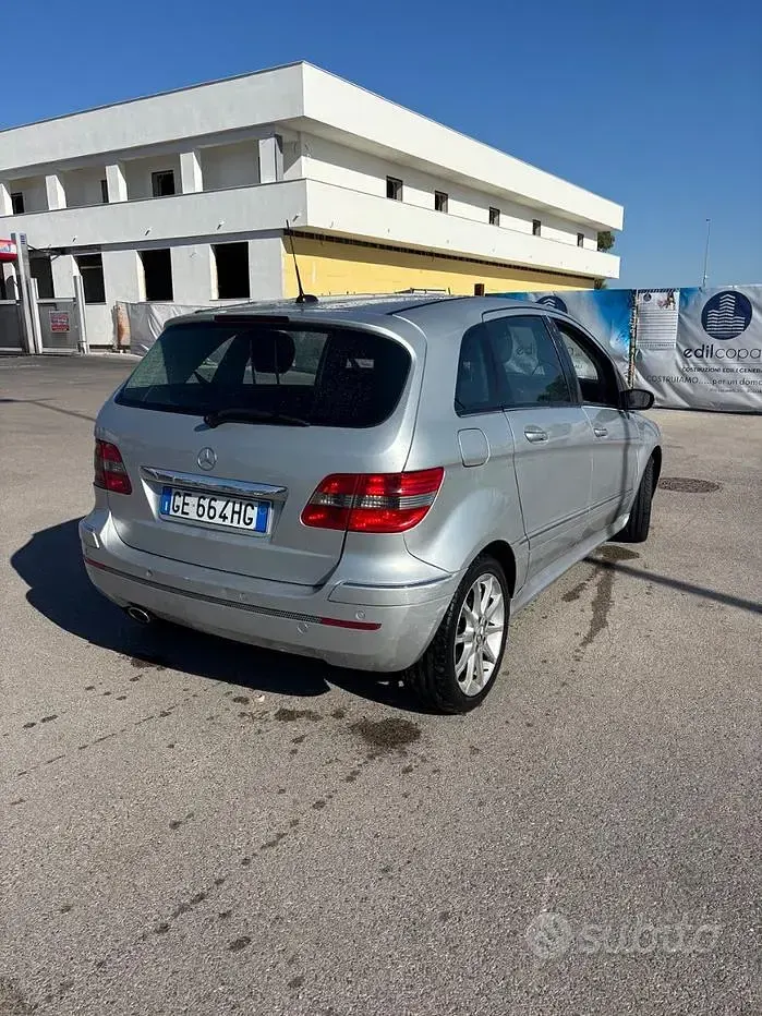 Usata Mercedes B180 109 CV (80 kW) 2007 Grigio Monovolume