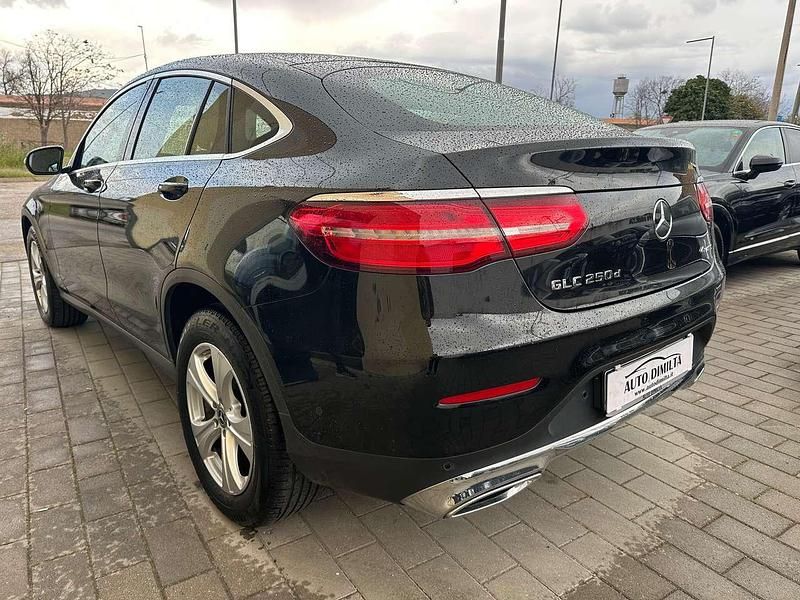 Usata Mercedes GLC250 204 CV (150 kW) 2019 Nero SUV