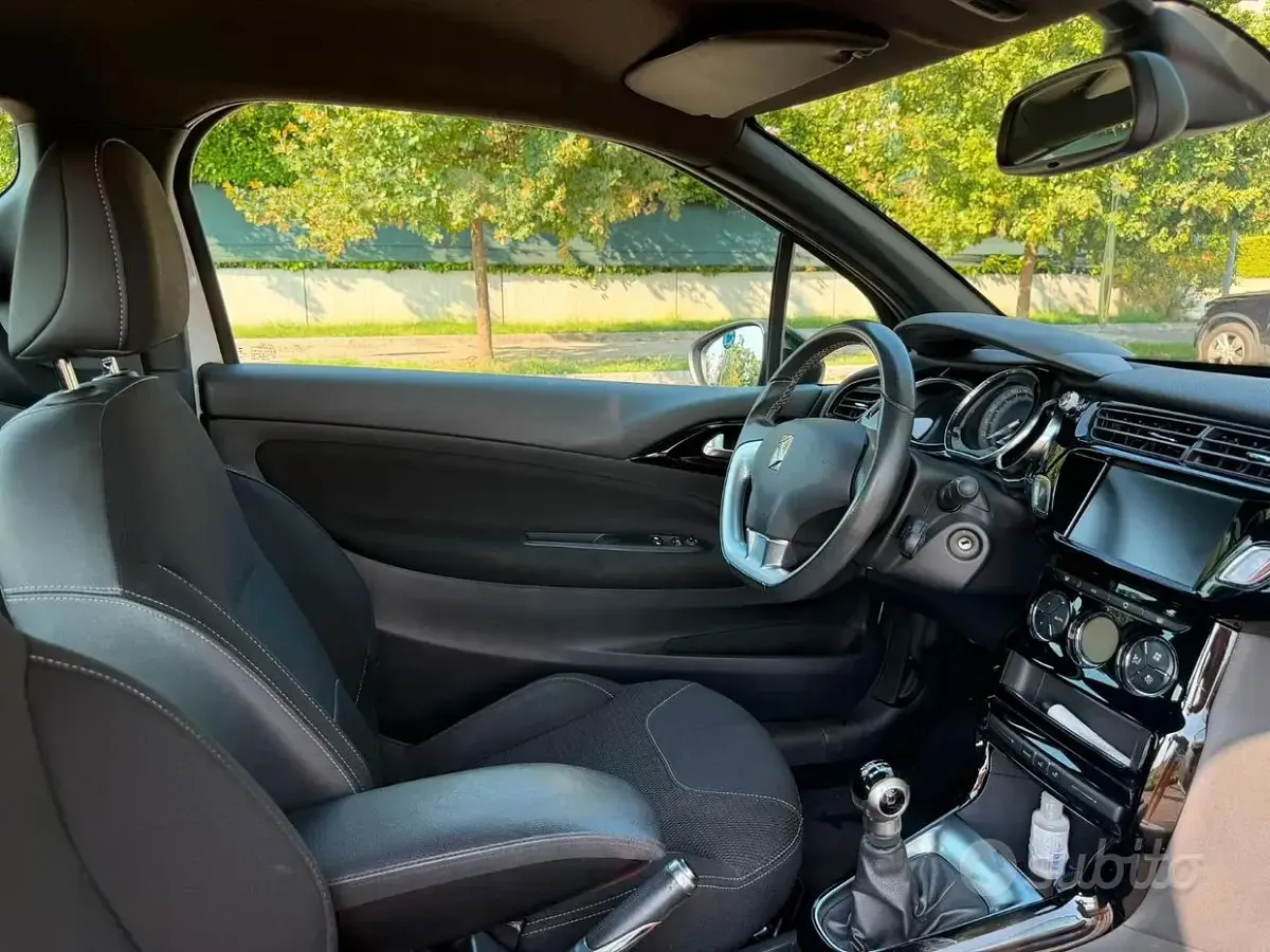 Usata DS Automobiles DS3 So Chic 75 CV (55 kW) 2016 Bianco Utilitaria