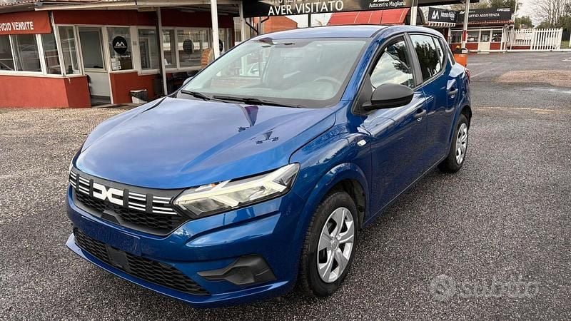 Usata Dacia Sandero Essentiel 91 CV (66 kW) 2023 Blu Berlina